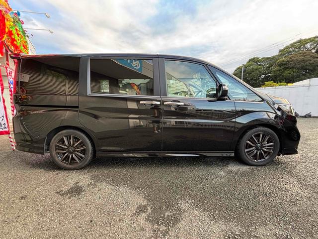 ステップワゴン モデューロＸ　ホンダセンシング　モデューロＸ、父ちゃんのセンス炸裂。ファミリーカーなのにイケイケでかっこいい。家族も惚れる走りとデザイン、父ちゃん今日も主役。（22枚目）