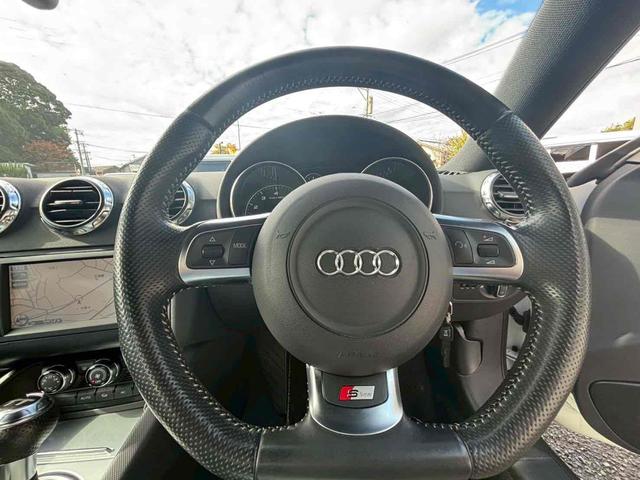 TTクーペ 40TFSI Sラインパッケージ ETC ナビ TV AT オートライト HID キーレスエントリー アルミホイール 盗難防止システム ABS CD DVD再生 Bluetooth エアコン(2枚目)