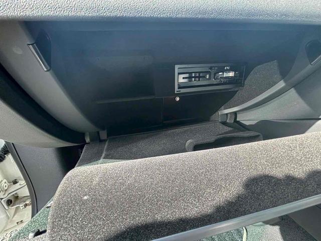 TTクーペ 40TFSI Sラインパッケージ ETC ナビ TV AT オートライト HID キーレスエントリー アルミホイール 盗難防止システム ABS CD DVD再生 Bluetooth エアコン(5枚目)