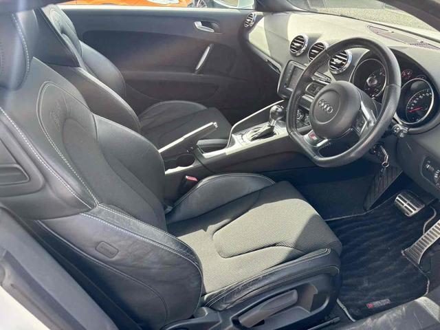 TTクーペ 40TFSI Sラインパッケージ ETC ナビ TV AT オートライト HID キーレスエントリー アルミホイール 盗難防止システム ABS CD DVD再生 Bluetooth エアコン(8枚目)