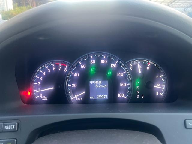 クラウン ３．０ロイヤルサルーン　プレミアムエディション　車検令和９年１０月　走行２５９７１ｋｍ　純正ナビ地デジＴＶ　サイド・バックカメラ　ドライブレコーダー　スマートキー　プッシュスターター　ＨＩＤヘッドライト（3枚目）
