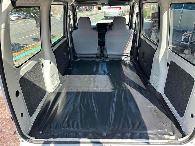 ハイゼットカーゴ ２シーター　ＡＴ　両側スライドドア　エアコン　運転席エアバッグ　助手席エアバッグ　カセット（7枚目）