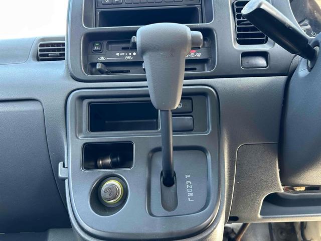 ハイゼットカーゴ ２シーター　ＡＴ　両側スライドドア　エアコン　運転席エアバッグ　助手席エアバッグ　カセット（13枚目）