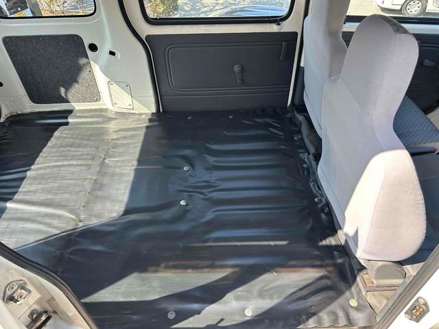 ハイゼットカーゴ ２シーター　ＡＴ　両側スライドドア　エアコン　運転席エアバッグ　助手席エアバッグ　カセット（25枚目）