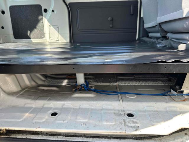 ハイゼットカーゴ ２シーター　ＡＴ　両側スライドドア　エアコン　運転席エアバッグ　助手席エアバッグ　カセット（26枚目）