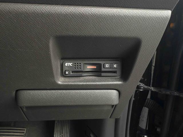 ステップワゴン Ｇ　Ｌパッケージ　ＥＴＣ　バックカメラ　ナビ　ＴＶ　両側電動スライドドア　スマートキー　３列シート　ＣＶＴ　アルミホイール　ＣＤ　盗難防止システム　衝突安全ボディ　ＡＢＳ　エアコン　パワーステアリング　パワーウィンドウ（11枚目）
