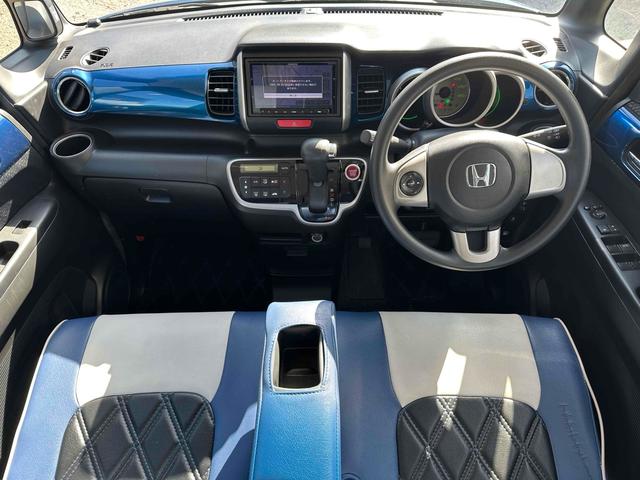 Ｎ－ＢＯＸ＋ ２トーンカラースタイル　Ｇ・Ｌパッケージ　バックカメラ　両側電動スライドドア　ナビ　ＴＶ　スマートキー　アイドリングストップ　電動格納ミラー　ベンチシート　ＣＶＴ　盗難防止システム　ＡＢＳ　ＥＳＣ　ＣＤ　Ｂｌｕｅｔｏｏｔｈ　アルミホイール（24枚目）