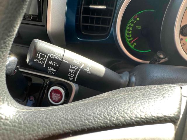 Ｎ－ＢＯＸ＋ ２トーンカラースタイル　Ｇ・Ｌパッケージ　バックカメラ　両側電動スライドドア　ナビ　ＴＶ　スマートキー　アイドリングストップ　電動格納ミラー　ベンチシート　ＣＶＴ　盗難防止システム　ＡＢＳ　ＥＳＣ　ＣＤ　Ｂｌｕｅｔｏｏｔｈ　アルミホイール（31枚目）