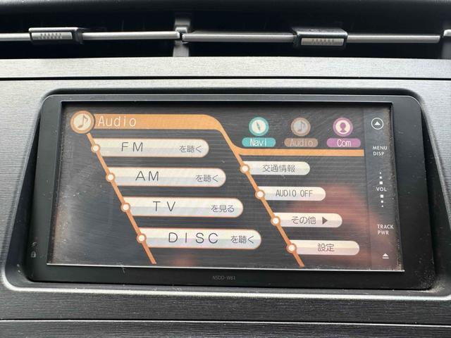 プリウス S ETC ナビ TV アルミホイール オートライト CVT スマートキー アイドリングストップ 電動格納ミラー 盗難防止システム CD 衝突安全ボディ ABS ESC エアコン パワーステアリング(5枚目)