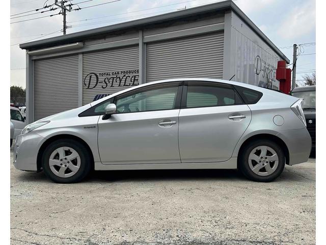 プリウス S ETC ナビ TV アルミホイール オートライト CVT スマートキー アイドリングストップ 電動格納ミラー 盗難防止システム CD 衝突安全ボディ ABS ESC エアコン パワーステアリング(17枚目)