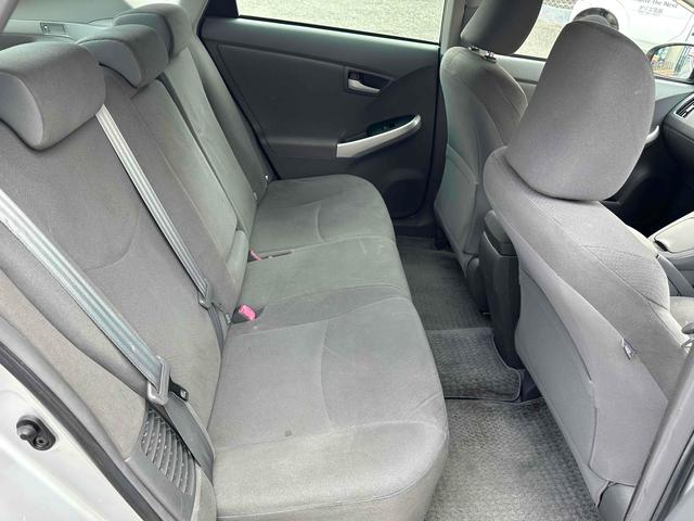 プリウス S ETC ナビ TV アルミホイール オートライト CVT スマートキー アイドリングストップ 電動格納ミラー 盗難防止システム CD 衝突安全ボディ ABS ESC エアコン パワーステアリング(25枚目)