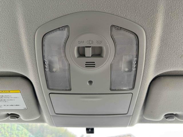 プリウス S ETC ナビ TV アルミホイール オートライト CVT スマートキー アイドリングストップ 電動格納ミラー 盗難防止システム CD 衝突安全ボディ ABS ESC エアコン パワーステアリング(33枚目)