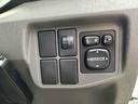 プリウス S ETC ナビ TV アルミホイール オートライト CVT スマートキー アイドリングストップ 電動格納ミラー 盗難防止システム CD 衝突安全ボディ ABS ESC エアコン パワーステアリング(7枚目)