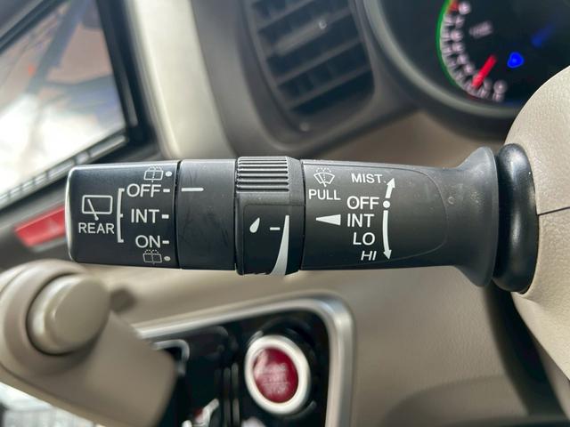 N-BOX G・Lパッケージ リヤシートスライド ポータブルナビ 全席PW ナビテレビ サイドエアバック 地TV AAC 横滑り防止 スマートキー ABS ETC キーレスE パワーステアリング 運転席エアバッグ SD(31枚目)