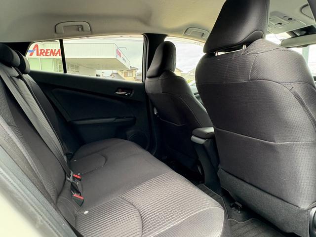 プリウス Ａ　エアロ　純正ナビ　ＢＳＭ　ドラレコ　車線逸脱　衝突軽減ブレーキ　イモビ　衝突安全ボディ　Ｉストップ　ＬＥＤヘッドライト　クルーズＣ　スマートキー　横滑防止装置（8枚目）