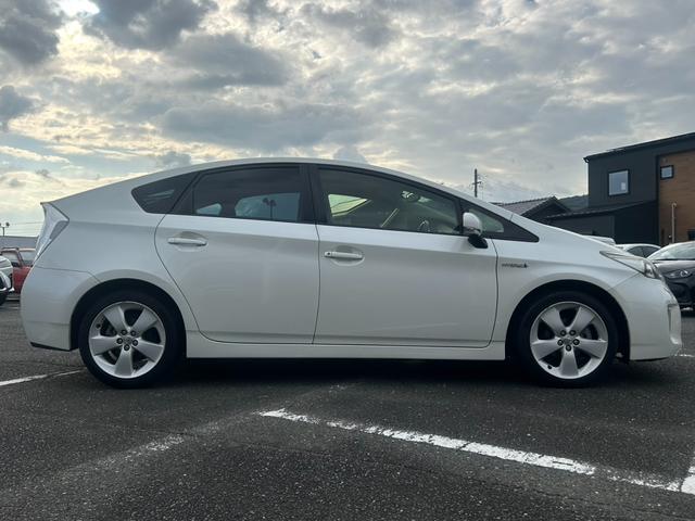 プリウス Gツーリングセレクション 純正8インチナビ バックモニター ハーフレザーシート ETC(4枚目)