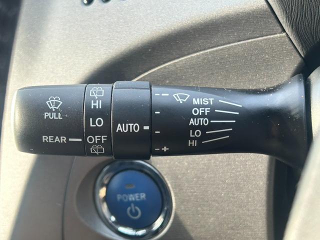 プリウス Gツーリングセレクション 純正8インチナビ バックモニター ハーフレザーシート ETC(16枚目)