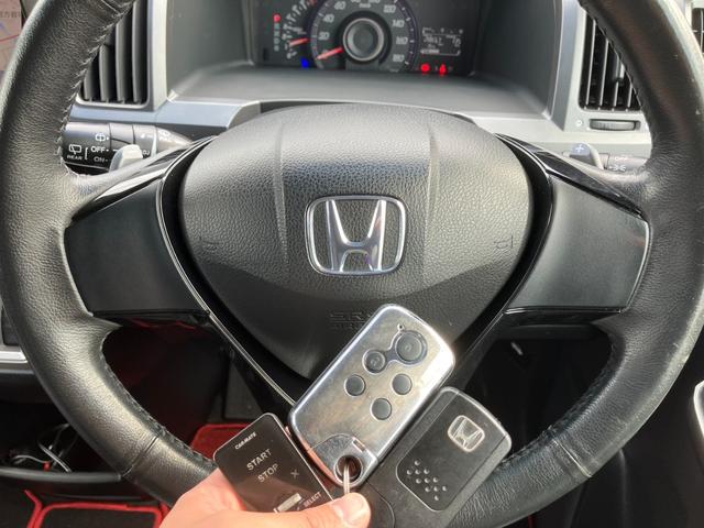 ステップワゴンスパーダ Z 社外ナビ 社外アルミホイール 車高調(19枚目)