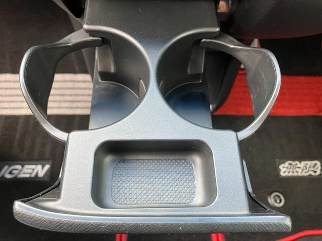 ステップワゴンスパーダ Z 社外ナビ 社外アルミホイール 車高調(32枚目)