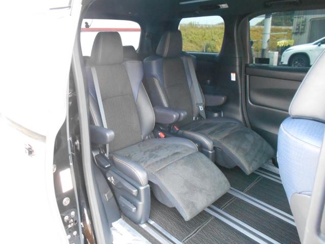 ヴェルファイア ２．５Ｚ　Ａエディション　ゴールデンアイズ　特別仕様車／ナビ／ＥＴＣ／ドライブレコーダー前後２カメラ／両側ＰＷスライドドア／ＰＷバックドア／専用ハーフレザーシート・１８インチアルミホイール／クリアランスソナー／助手席・後席シートオットマン付き（30枚目）