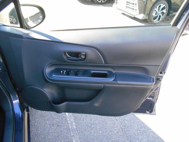 アクア Ｓ　車検２年／ナビ／禁煙車／前後ドライブレコーダー／ＥＴＣ／ＬＥＤヘッドランプ／オートライト／オートエアコン／スマートキー×２／チルトハンドル／シートリフター／ヘッドライトレベライザー／スモークドガラス（20枚目）