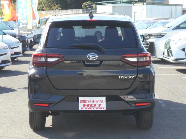 ロッキー Ｌ　登録済未使用車／バックカメラ／ステアリングリモコン／純正オプションシートカバー／フルＬＥＤヘッドランプ／衝突回避支援ブレーキ機能／車線逸脱警報機能／前後ブレーキ誤発進抑制機能／コーナーセンサー（3枚目）