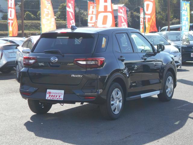 ロッキー Ｌ　登録済未使用車／バックカメラ／ステアリングリモコン／純正オプションシートカバー／フルＬＥＤヘッドランプ／衝突回避支援ブレーキ機能／車線逸脱警報機能／前後ブレーキ誤発進抑制機能／コーナーセンサー（8枚目）
