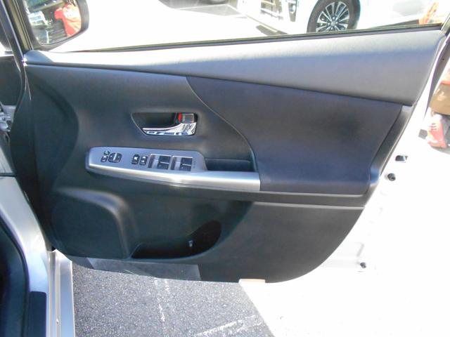 プリウスアルファ S ワンオーナー/禁煙車/ナビ/バックカメラ/ビルトインETC/スマートキー/ステアリングリモコン/オートライト/オートエアコン/LEDフォグランプ/ドライブモードセレクト/チルトハンドル/シートリフター(19枚目)