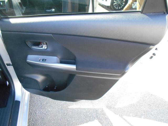 プリウスアルファ S ワンオーナー/禁煙車/ナビ/バックカメラ/ビルトインETC/スマートキー/ステアリングリモコン/オートライト/オートエアコン/LEDフォグランプ/ドライブモードセレクト/チルトハンドル/シートリフター(25枚目)