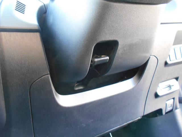 プリウスアルファ S ワンオーナー/禁煙車/ナビ/バックカメラ/ビルトインETC/スマートキー/ステアリングリモコン/オートライト/オートエアコン/LEDフォグランプ/ドライブモードセレクト/チルトハンドル/シートリフター(29枚目)