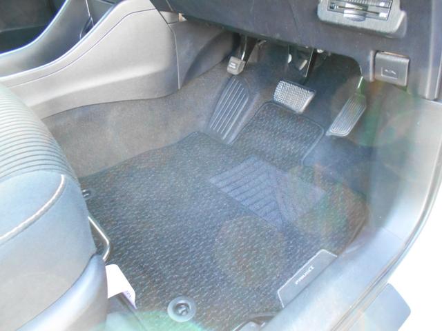 プリウスアルファ S ワンオーナー/禁煙車/ナビ/バックカメラ/ビルトインETC/スマートキー/ステアリングリモコン/オートライト/オートエアコン/LEDフォグランプ/ドライブモードセレクト/チルトハンドル/シートリフター(30枚目)