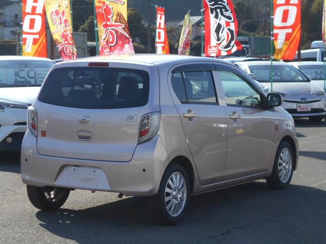 ミライース X 35thアニバーサリーゴールドエディション SA ナビ/バックカメラ/ETC/キーレスエントリー/コーナーセンサー/衝突回避支援ブレーキ/純正オプションシートカバー/純正14インチアルミホイール/アイドリングストップ/スモークドガラス(8枚目)