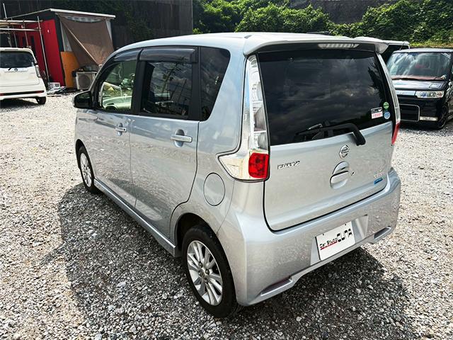 デイズ ハイウェイスター　Ｖセレクション＋セーフティ　盗難防止装置　パワーウィンドウ　オートエアコン　衝突安全ボディ　スマートキー　パワーステアリング　ＡＢＳ　バックカメラ　シートヒーター　アイドリングストップ　サイドカメラ　ベンチシート（27枚目）