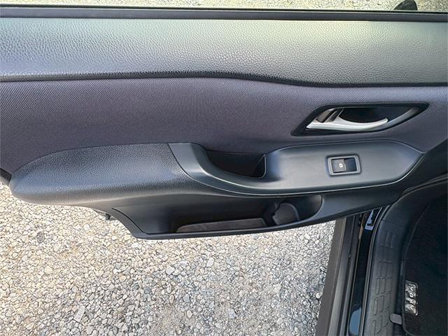 【お車探し】お客様のご要望に応じて、仕入れのプロがお客様と一緒にご希望のお車をお探しさせて頂くサービスをご提供しています。ご遠慮なくお申し出ください。