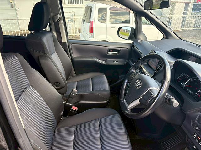 ご来店されたお客様に詳しくお話をさせて頂きために、「修復歴の有無」「不具合箇所の確認」「セールスポイント」等のご案内を行っておりますので、より安心してお乗り頂けるお車となります。