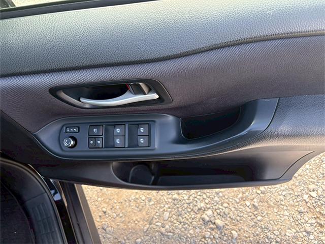 【お車探し】お客様のご要望に応じて、仕入れのプロがお客様と一緒にご希望のお車をお探しさせて頂くサービスをご提供しています。ご遠慮なくお申し出ください。