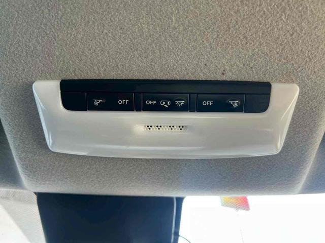 リーフ Ｘ　Ｖセレクション　１２セグメント　プロパイロット　純正メーカー９インチナビ　フルセグＴＶ　エマージェンシーブレーキ　アラウンドビュー　インテリジェントルームミラー　ブラインドスポットモニター　シートヒーター　禁煙（23枚目）