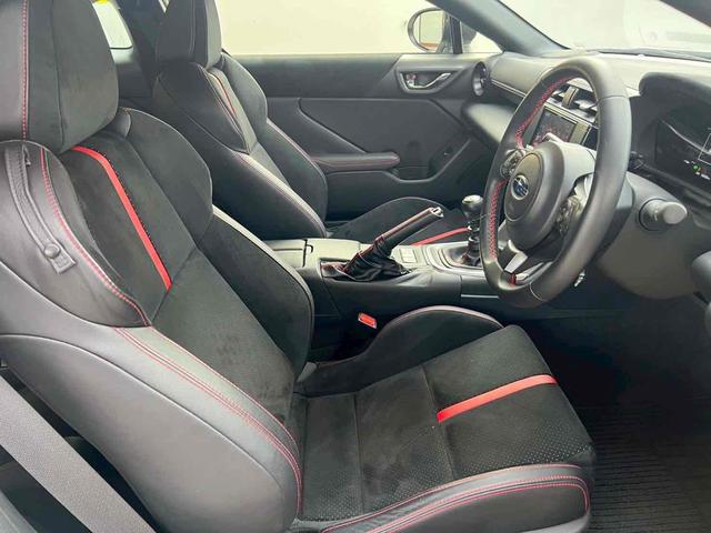 ＢＲＺ Ｓ　ＡＬＰＩＮＥナビ　バックカメラ　フルセグＴＶ　Ｂｌｕｅｔｏｏｔｈ　ＣＤ　ＤＶＤ　ドライブレコーダー　ＥＴＣ　シートヒーター　純正１８インチアルミ　ＬＥＤヘッドライト　オートライト　ハーフレザー　禁煙（5枚目）
