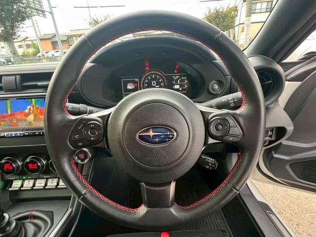 ＢＲＺ Ｓ　ＡＬＰＩＮＥナビ　バックカメラ　フルセグＴＶ　Ｂｌｕｅｔｏｏｔｈ　ＣＤ　ＤＶＤ　ドライブレコーダー　ＥＴＣ　シートヒーター　純正１８インチアルミ　ＬＥＤヘッドライト　オートライト　ハーフレザー　禁煙（24枚目）