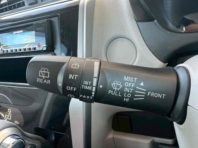 eKワゴン M キーレスエントリー アイドリングストップ 電動格納ミラー シートヒーター ベンチシート CVT ABS CD 衝突安全ボディ エアコン パワーステアリング パワーウィンドウ 運転席エアバッグ(8枚目)