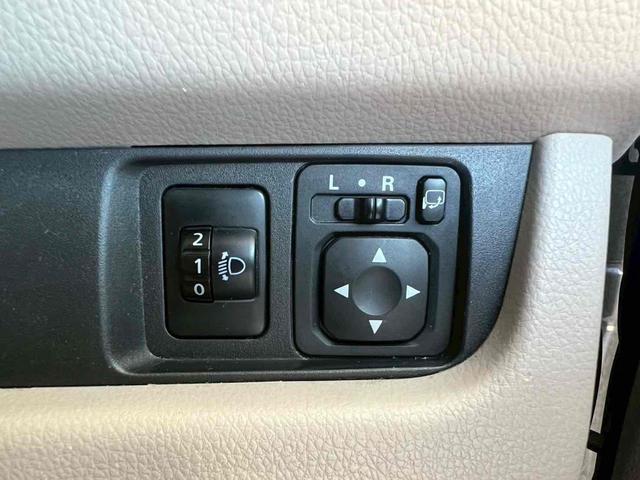 eKワゴン M キーレスエントリー アイドリングストップ 電動格納ミラー シートヒーター ベンチシート CVT ABS CD 衝突安全ボディ エアコン パワーステアリング パワーウィンドウ 運転席エアバッグ(11枚目)