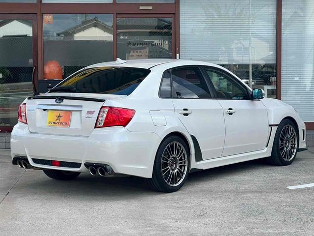 インプレッサ WRX STI Aライン プレミアムPkg(タンカラーSTIロゴ革バケットシート/パワーシート/シートヒーター/タンカラーブラックコンビステアリング/BBS製ブラックハイラスター塗装18インチアルミホイール)ブラックキャリパー(14枚目)