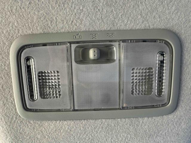 ムーヴ L 車検令和9年3月/純正ナビ/オートエアコン/キーレス/アイドリングストップ/ヘッドライトレベライザー/タイミングチェーン/アームレスト/ベンチシート/分割倒式リアシート/リアワイパー/禁煙(26枚目)