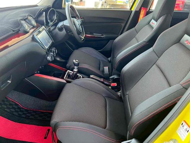 スイフトスポーツ ベースグレード　柿本改シングルマフラー／クスコ車高調／ＭＦＦマッドフラップ／ネオプロトペダル／セーフティサポート／全方位モニター用カメラパッケージ／純正８インチナビ／コムテックミラー型ドライブレコーダー／禁煙（7枚目）