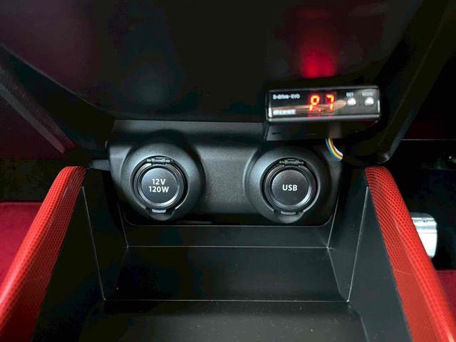 スイフトスポーツ ベースグレード　柿本改シングルマフラー／クスコ車高調／ＭＦＦマッドフラップ／ネオプロトペダル／セーフティサポート／全方位モニター用カメラパッケージ／純正８インチナビ／コムテックミラー型ドライブレコーダー／禁煙（19枚目）