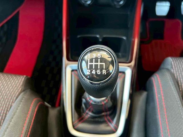スイフトスポーツ ベースグレード　柿本改シングルマフラー／クスコ車高調／ＭＦＦマッドフラップ／ネオプロトペダル／セーフティサポート／全方位モニター用カメラパッケージ／純正８インチナビ／コムテックミラー型ドライブレコーダー／禁煙（21枚目）