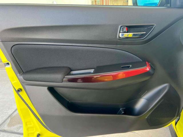 スイフトスポーツ ベースグレード　柿本改シングルマフラー／クスコ車高調／ＭＦＦマッドフラップ／ネオプロトペダル／セーフティサポート／全方位モニター用カメラパッケージ／純正８インチナビ／コムテックミラー型ドライブレコーダー／禁煙（27枚目）