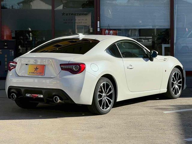 86 GT 純正ナビ/フルセグTV/Bluetooth/バックカメラ/オートライト/マニュアル/オートエアコン/プッシュスタート/ETC/純正アルミ/クルーズコントロール/ステアリングスイッチ/フォグ/禁煙車(13枚目)