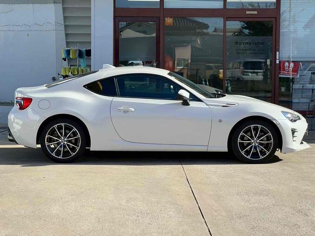 86 GT 純正ナビ/フルセグTV/Bluetooth/バックカメラ/オートライト/マニュアル/オートエアコン/プッシュスタート/ETC/純正アルミ/クルーズコントロール/ステアリングスイッチ/フォグ/禁煙車(15枚目)