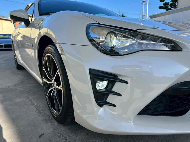 86 GT 純正ナビ/フルセグTV/Bluetooth/バックカメラ/オートライト/マニュアル/オートエアコン/プッシュスタート/ETC/純正アルミ/クルーズコントロール/ステアリングスイッチ/フォグ/禁煙車(17枚目)